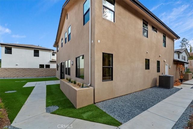 1019 N STALEY LANE, Los Angeles, CA 90042