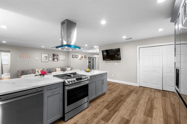 3301 W BALLAST POINT BOULEVARD, Tampa, FL 33611