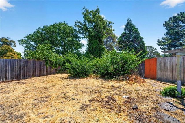 1111 Marionola Way, Pinole, CA 94564