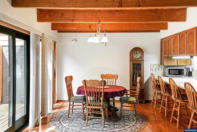 375 Pioneer Rd, Dallas, OR 97338