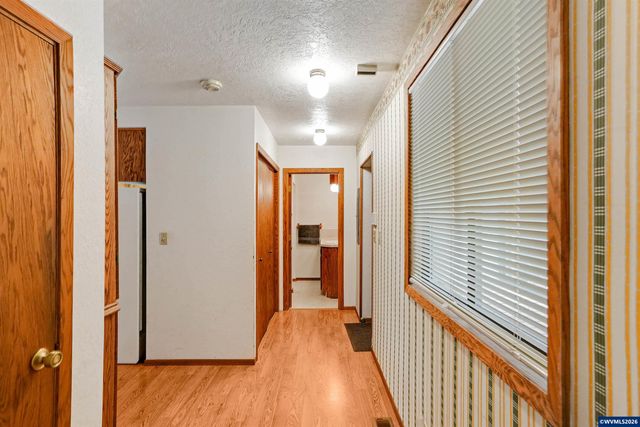 375 Pioneer Rd, Dallas, OR 97338