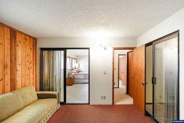 375 Pioneer Rd, Dallas, OR 97338