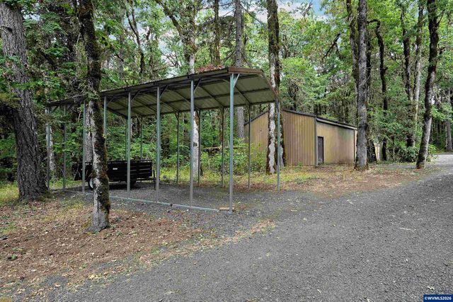 375 Pioneer Rd, Dallas, OR 97338