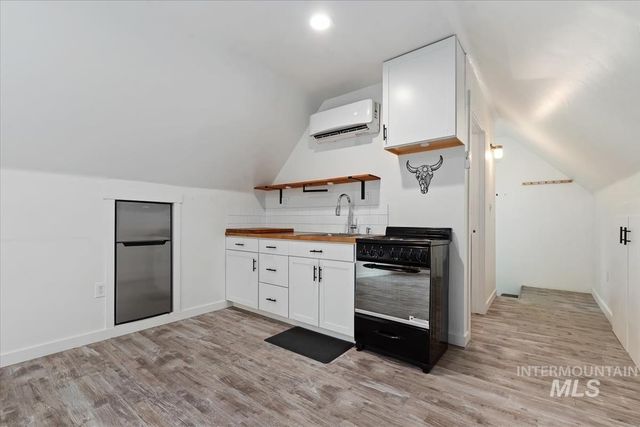 1155 N Ballantyne, Eagle, ID 83616