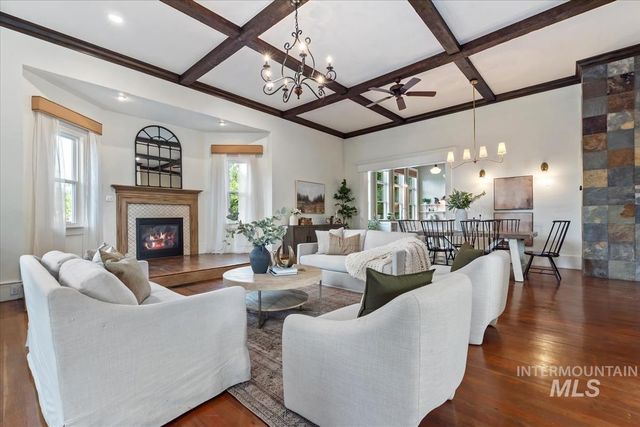 1155 N Ballantyne, Eagle, ID 83616