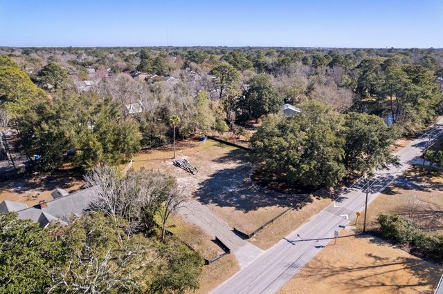 927 Lakeview Drive, Mount Pleasant, SC 29464