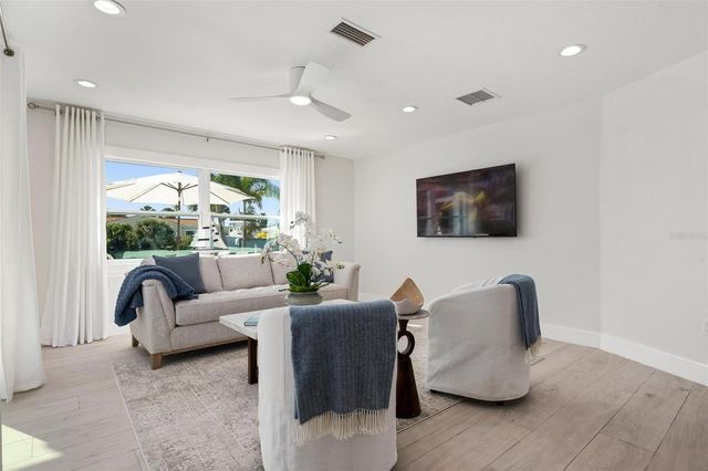 616 FOXWORTH LANE, Holmes Beach, FL 34217