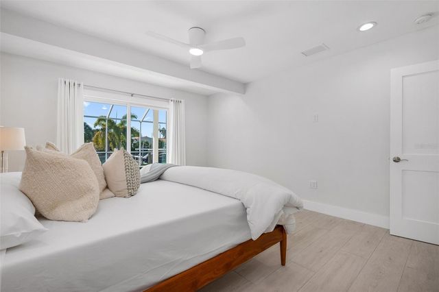 616 FOXWORTH LANE, Holmes Beach, FL 34217