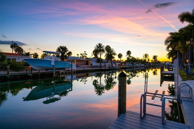 616 FOXWORTH LANE, Holmes Beach, FL 34217