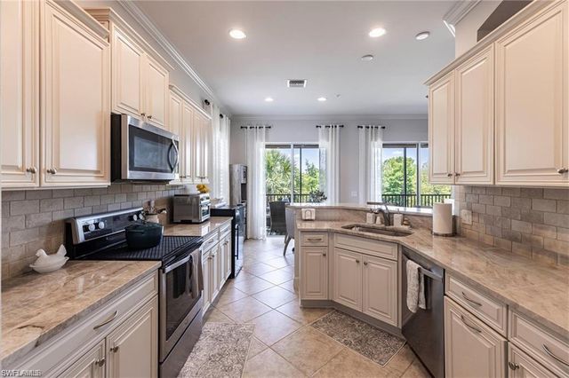 9550 Ironstone TER 201, Naples, FL 34120