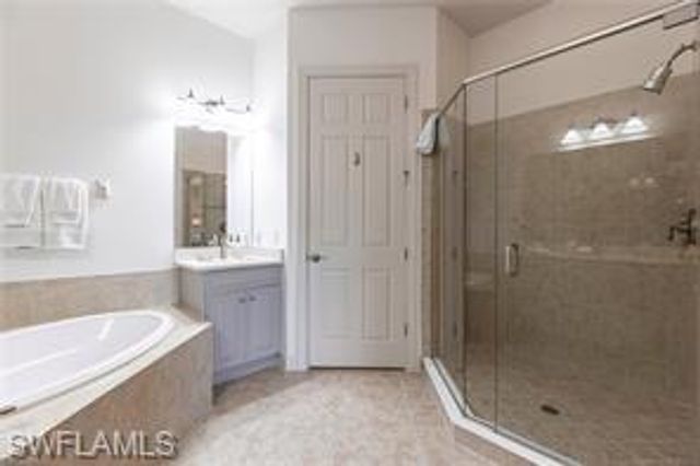 9550 Ironstone TER 201, Naples, FL 34120