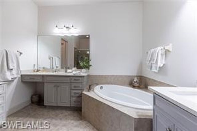 9550 Ironstone TER 201, Naples, FL 34120