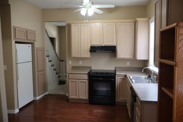 715 E Lynn Street, Springfield, MO 65802