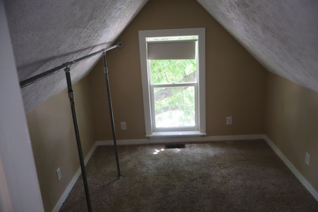 715 E Lynn Street, Springfield, MO 65802