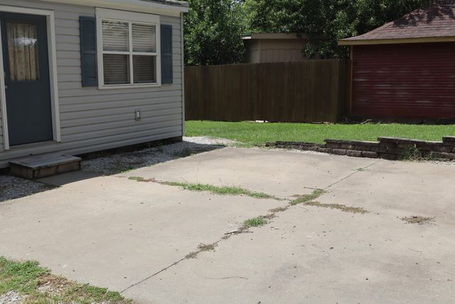 715 E Lynn Street, Springfield, MO 65802