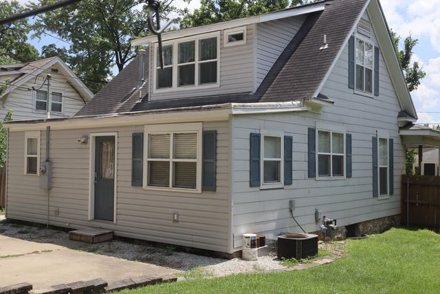 715 E Lynn Street, Springfield, MO 65802
