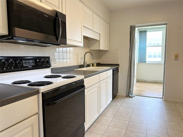 5728 14TH AVENUE N 206B, St Petersburg, FL 33710