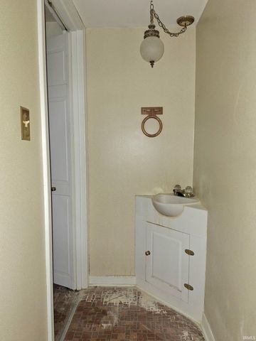 1141 Lexington Avenue, Fort Wayne, IN 46807