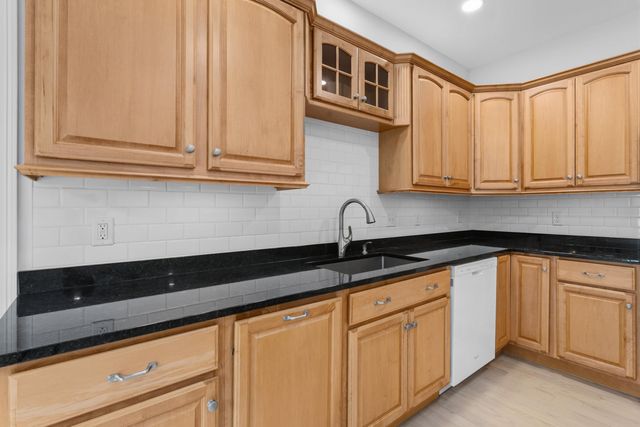 9 Samuel J Drive, Merrimack, NH 03054