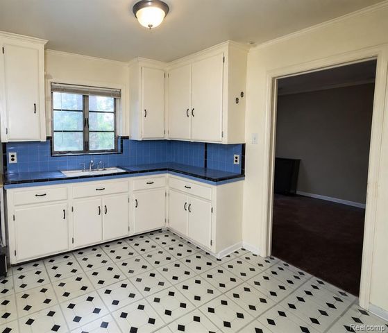 13401 Hartwell Street, Detroit, MI 48227
