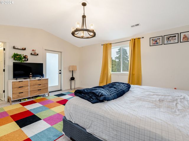 579 Nw ADAMS Ave, Hillsboro, OR 97124