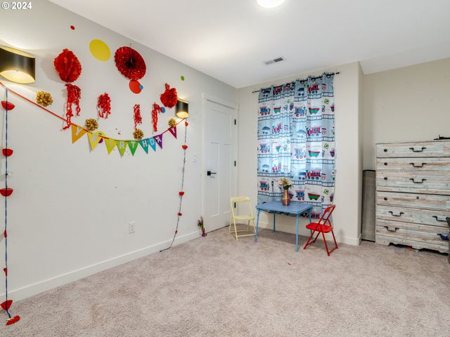 579 Nw ADAMS Ave, Hillsboro, OR 97124