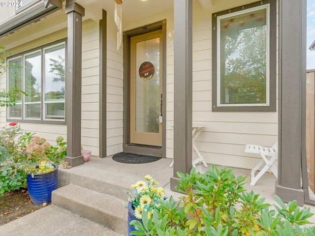 579 Nw ADAMS Ave, Hillsboro, OR 97124