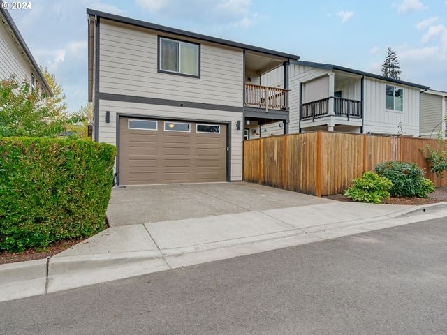 579 Nw ADAMS Ave, Hillsboro, OR 97124