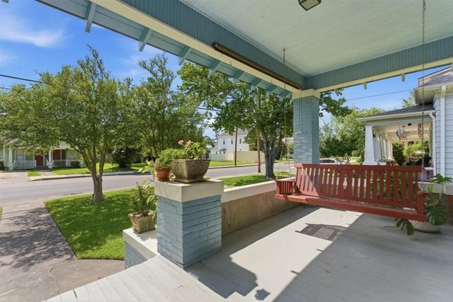 1707 Hodges Street, Lake Charles, LA 70601