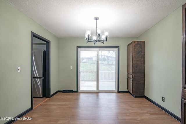 1104 Ellen Dr, Radcliff, KY 40160