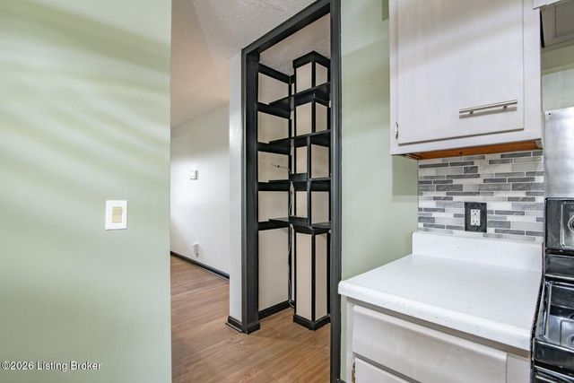 1104 Ellen Dr, Radcliff, KY 40160