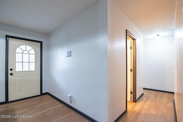 1104 Ellen Dr, Radcliff, KY 40160