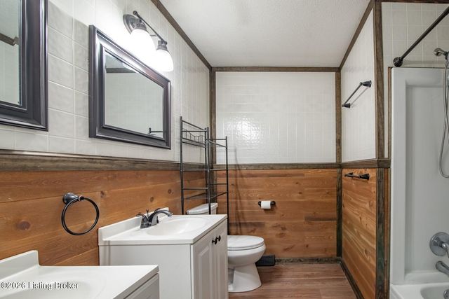 1104 Ellen Dr, Radcliff, KY 40160