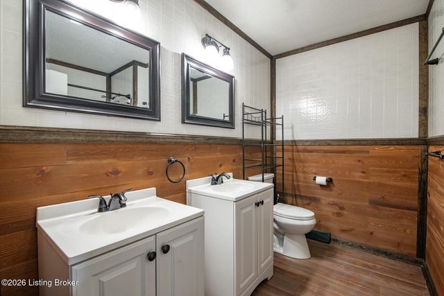 1104 Ellen Dr, Radcliff, KY 40160