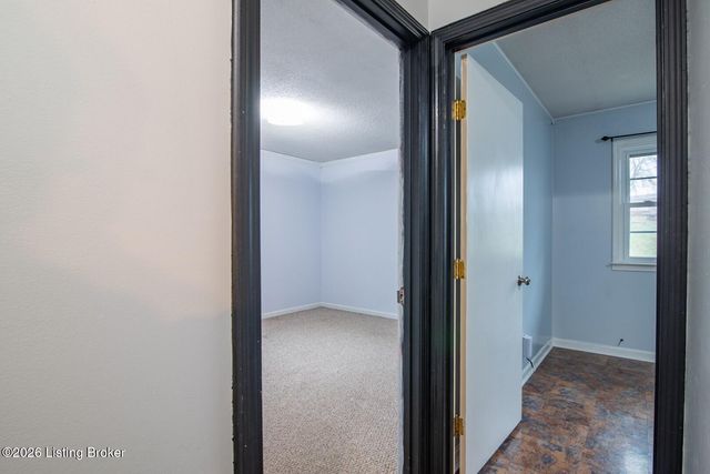 1104 Ellen Dr, Radcliff, KY 40160