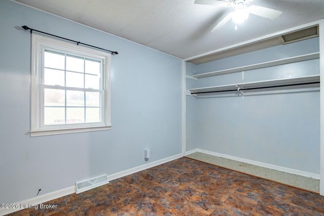 1104 Ellen Dr, Radcliff, KY 40160