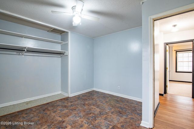 1104 Ellen Dr, Radcliff, KY 40160