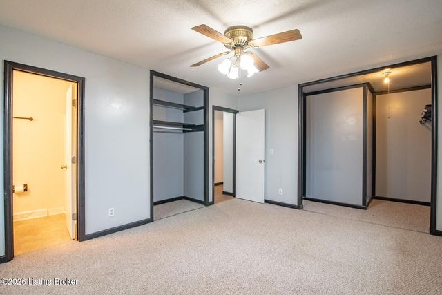 1104 Ellen Dr, Radcliff, KY 40160