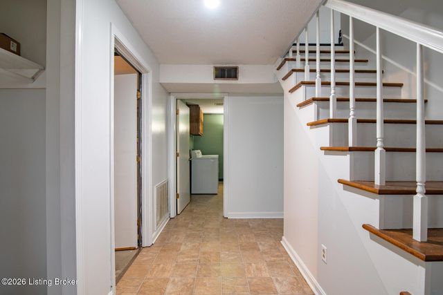 1104 Ellen Dr, Radcliff, KY 40160