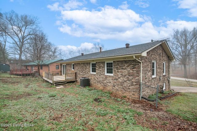 1104 Ellen Dr, Radcliff, KY 40160