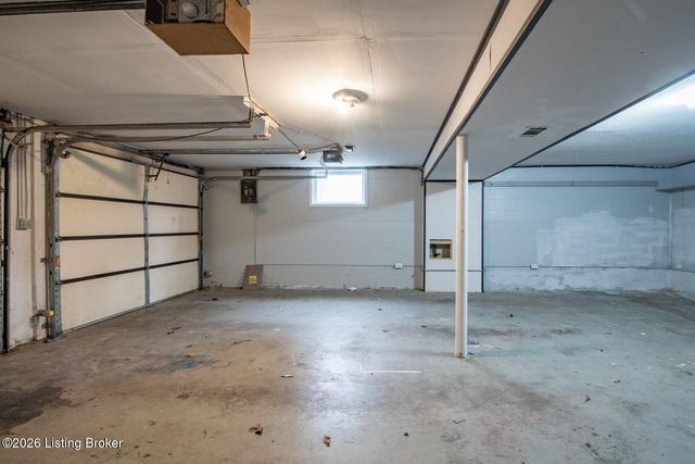 1104 Ellen Dr, Radcliff, KY 40160