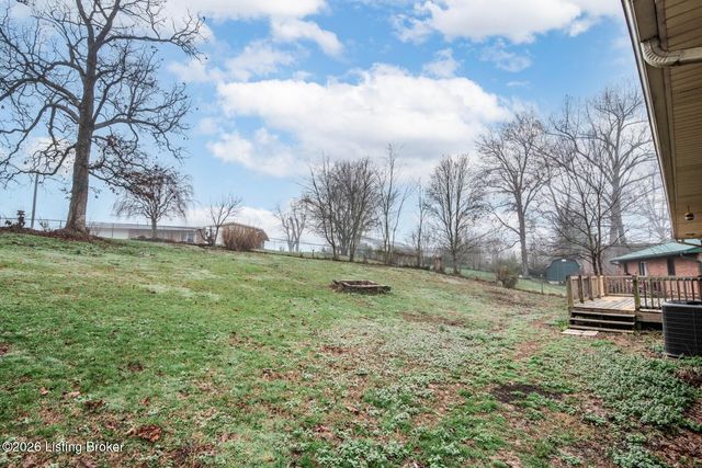 1104 Ellen Dr, Radcliff, KY 40160