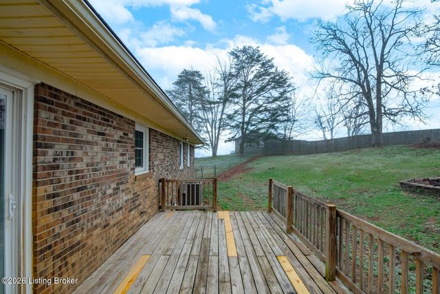 1104 Ellen Dr, Radcliff, KY 40160