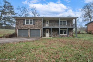1104 Ellen Dr, Radcliff, KY 40160