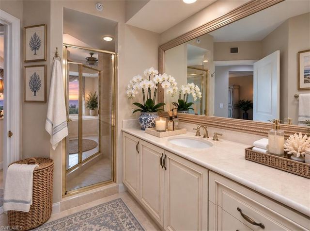 6597 Nicholas BLVD 804, Naples, FL 34108