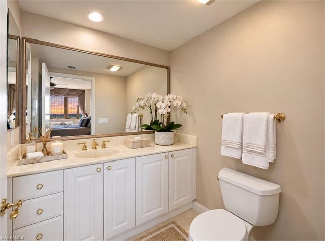 6597 Nicholas BLVD 804, Naples, FL 34108