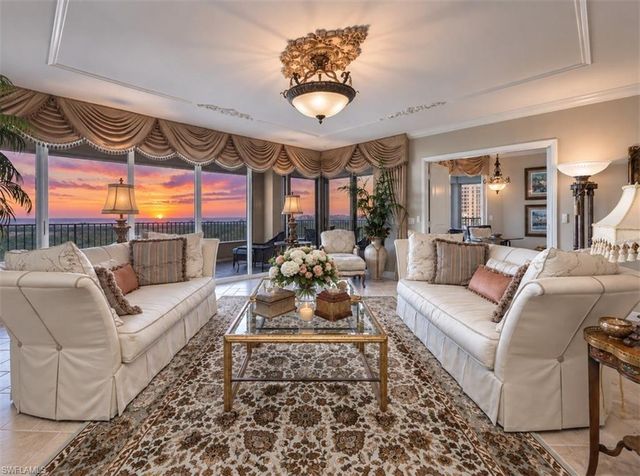 6597 Nicholas BLVD 804, Naples, FL 34108