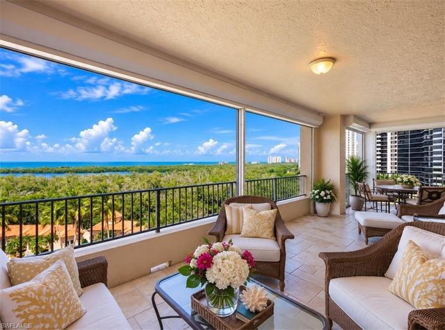 6597 Nicholas BLVD 804, Naples, FL 34108