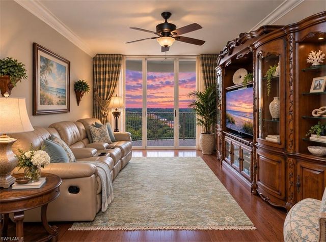 6597 Nicholas BLVD 804, Naples, FL 34108