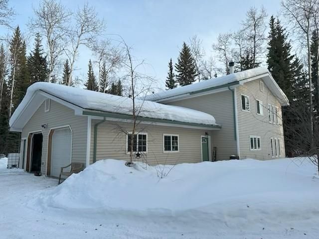 3890 HURST ROAD, North Pole, AK 99705